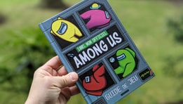 Découvrez le guide 100% non officiel du jeu Among Us aux éditions Larousse