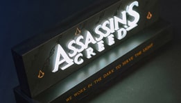 Avis et test de la lampe Assassin's Creed. Une Icons Lights créée par Neamedia