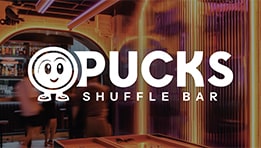 Découvrez le shuffleboard chez Ministry of Pucks, un nouveau bar au coeur de Paris qui revisite le shuffleboard avec des tables interactives, des modes de jeu innovants et une ambiance ultra conviviale