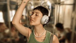 Découvrez le test du OneOdio Focus A6, un casque Bluetooth léger avec ANC, son immersif et égaliseur personnalisable. Idéal pour musique et multimédia à prix accessible