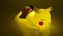 Figurine lumineuse Pokémon Pikachu : Une douce lumière pour chambre d'enfant