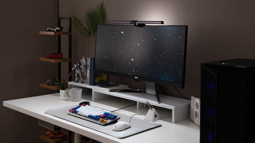 Test BenQ ScreenBar Halo. Une lampe de bureau avec télécommande Bluetooth