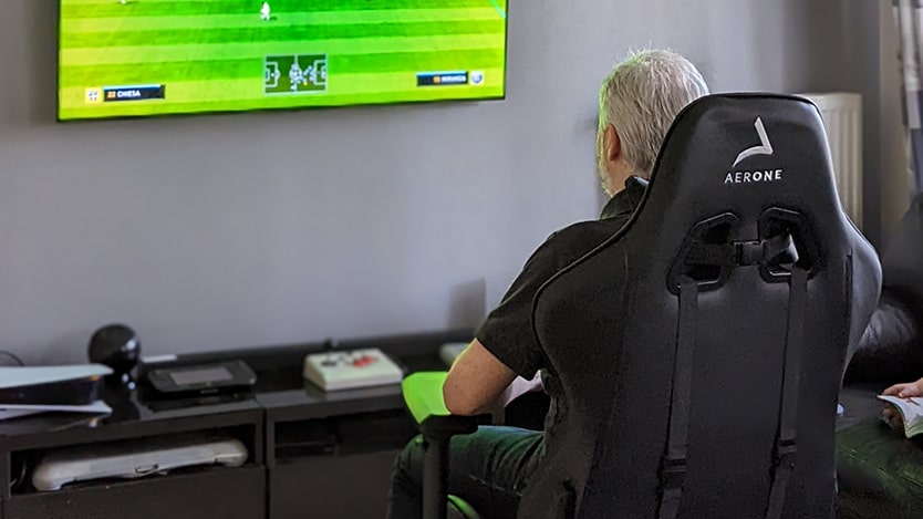 Découvrez notre avis sur le fauteuil Gold series void Black, une chaise gaming de la marque Aerone