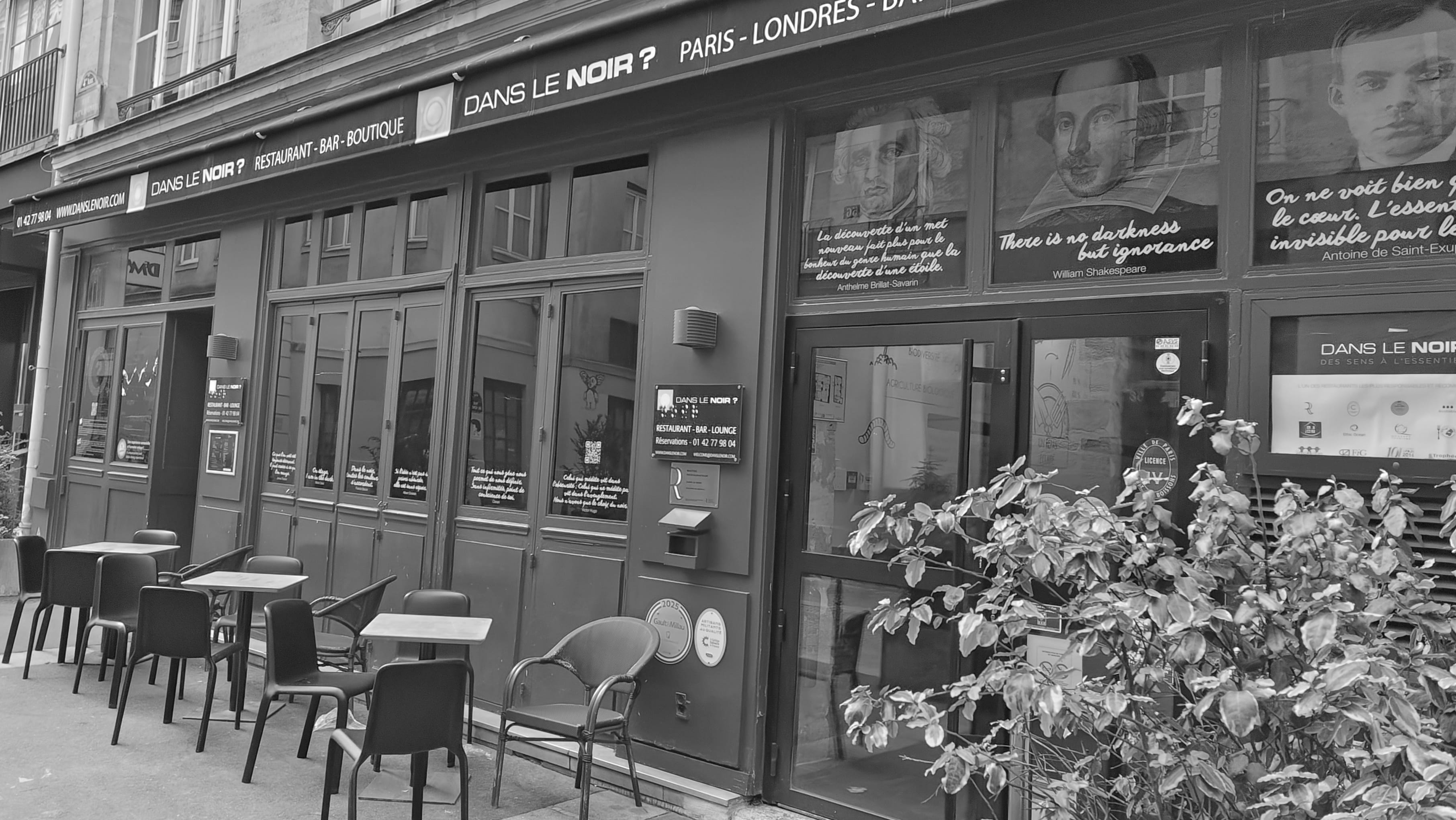 Couverture de l'article : Test restaurant Dans le Noir ? Paris : Notre avis sur l'expérience à découvrir sans les yeux