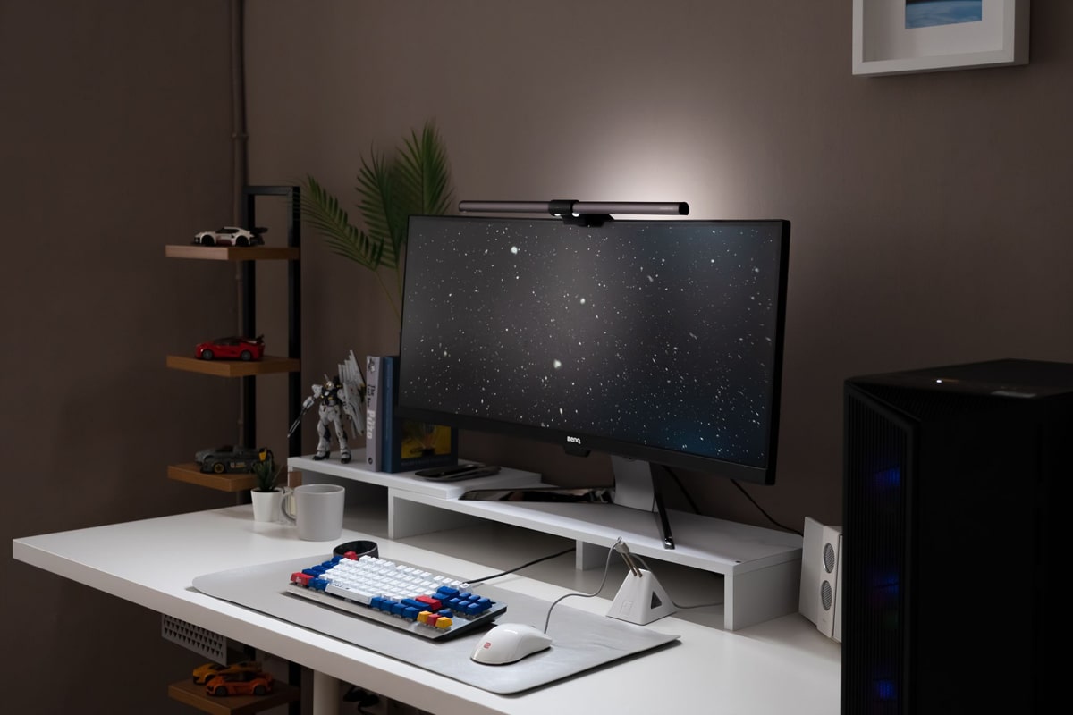 Test BenQ ScreenBar Halo. Une lampe de bureau avec télécommande Bluetooth