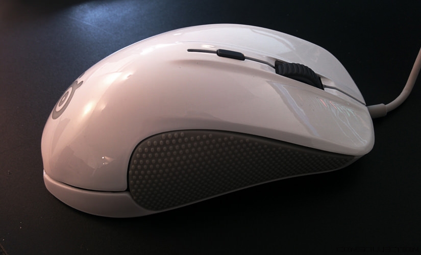 La souris SteelSeries Rival