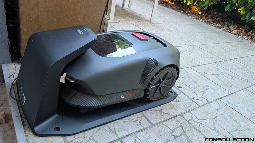 Le socle et sa station de charge